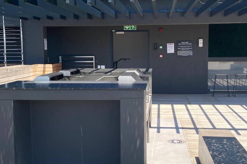 Modern Apartment In The Docklands, De Waterkant, Cape Town Stunning Views, Gorgeous Pool Deck 외부 사진