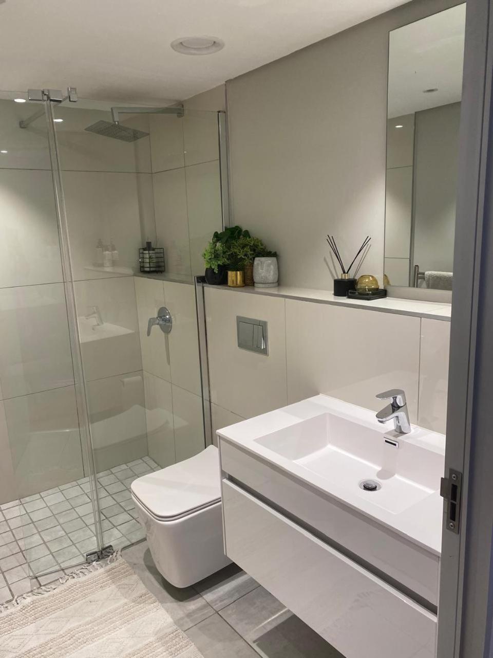 Modern Apartment In The Docklands, De Waterkant, Cape Town Stunning Views, Gorgeous Pool Deck 외부 사진
